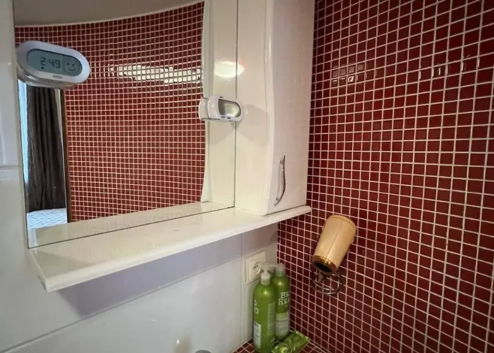 на вулиці площа григоренка 4 16-1 דירה *